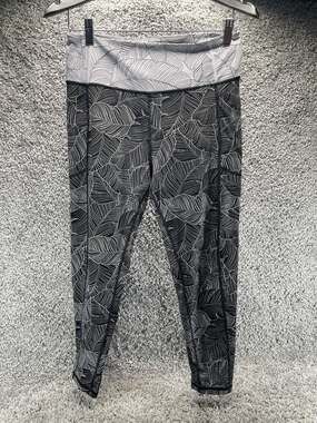 Victoria Secret On Point Flow Capri Legging Black Palm Size Large Pockets